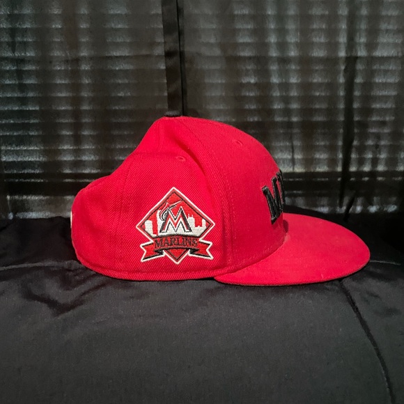 Miami Marlins fitted flat bill hat - Picture 2 of 5